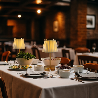 Lampa Stołowa Z Tkaninowym Kloszem | Idealna Do Czytania