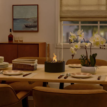 Kominek Stołowy z Czarną Metalową Podstawą | Nowoczesna Estetyka