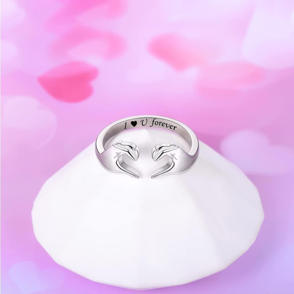Adjustable Ring Embrace Motif Couple