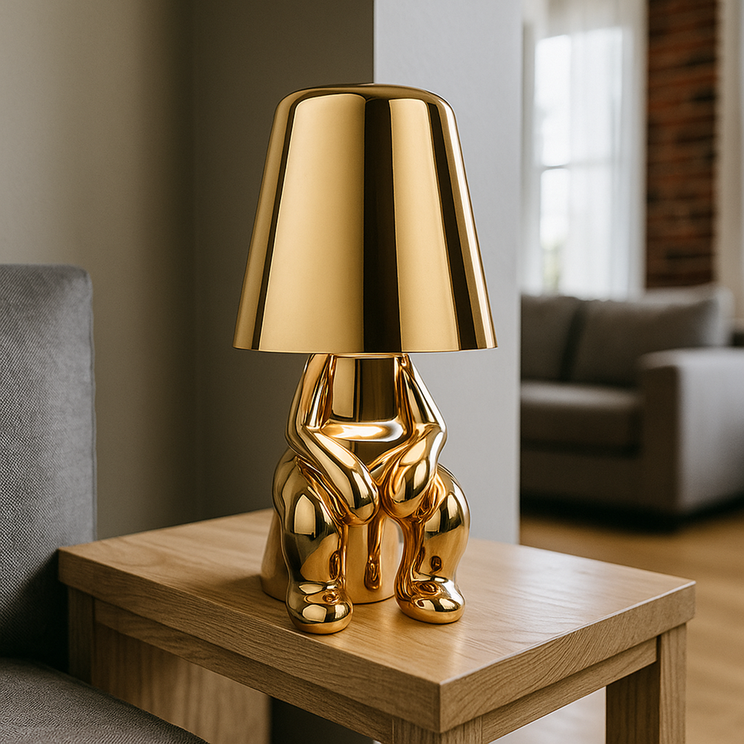 Złota Lampa Stołowa Z Siedzącą Figurką | Artystyczne Wnętrza